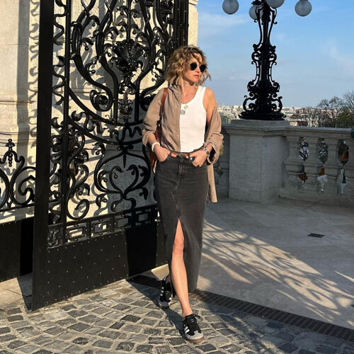 Wildlederjacke mit Kapuze und geschlitzten Ärmeln